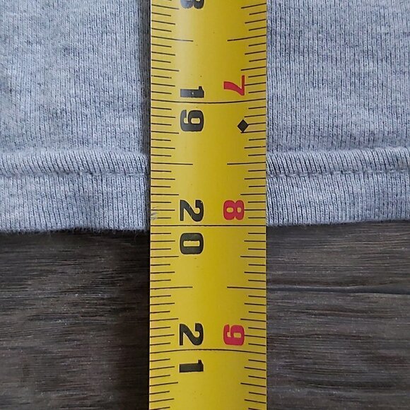 Kirkland Signature Boys Light Gray Red Trim Graphic Long Sleeve Top - Size 10 - Picture 4 of 6